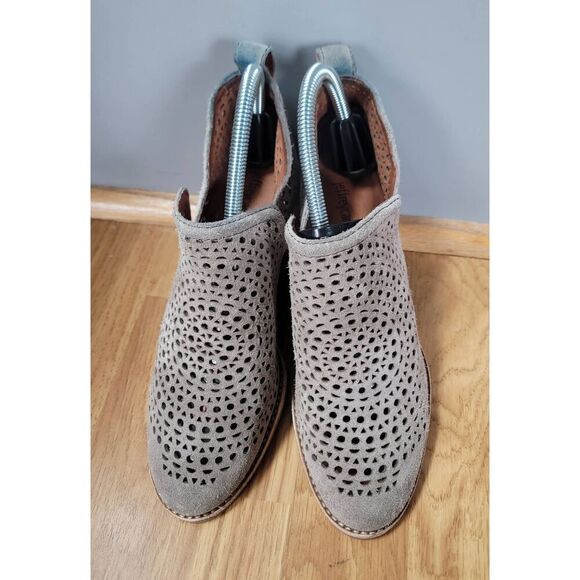 Jeffery C Western Rosalee Suede Bootie 7 - Picture 2 of 8